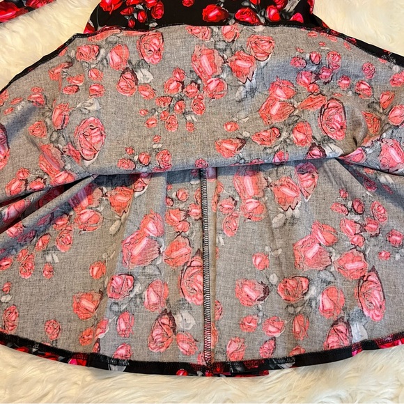 Vogue Fashion Rose Print Dress SZ Medium may have been altered to a small - Picture 10 of 14